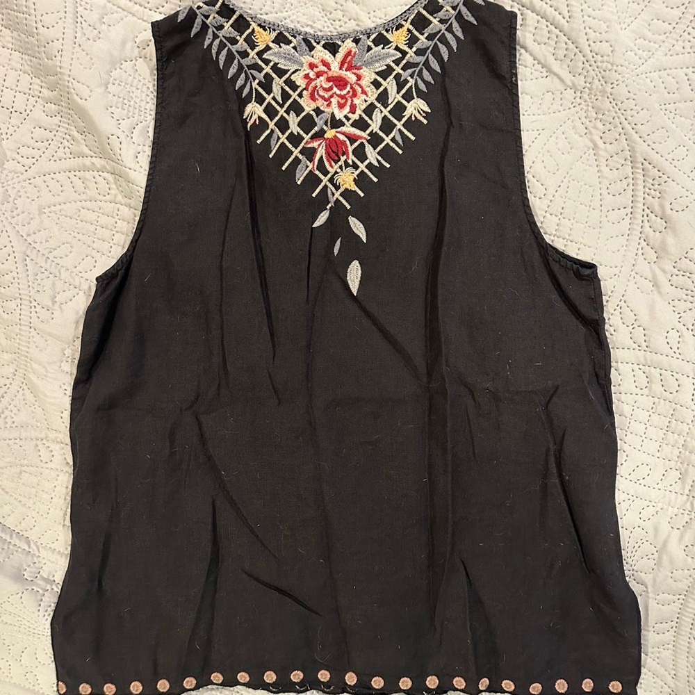 Johnny Was Black Floral Embroidered Top - Picture 2 of 2